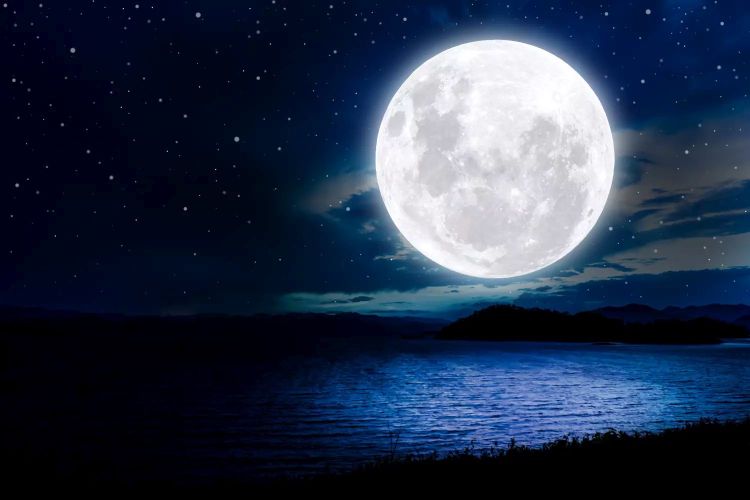 La face lumineuse de la lune